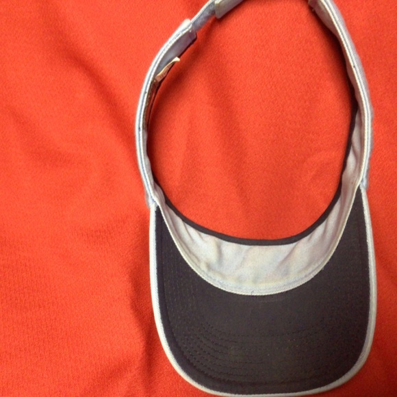 Vintage NIKE visor - Picture 3 of 4